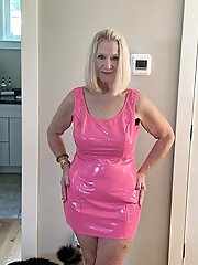 Mature milf with shaved pussy