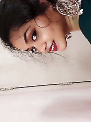 An exceptional mature woman thoroughly enjoys posing