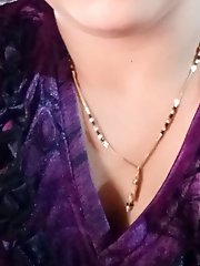 Beautiful mature women are opening their succulent pussies to tempt.