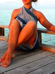 Glamour sluts are getting nude on cam