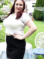 Curvy British housewife having fun in her garden
