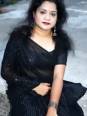 Good-looking babes are posing naked for fun