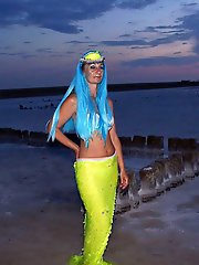 Eltons evening at the seaside pier